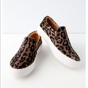 LEOPARD/CHEETAH STEVE MADDEN SLIP-ONS!!